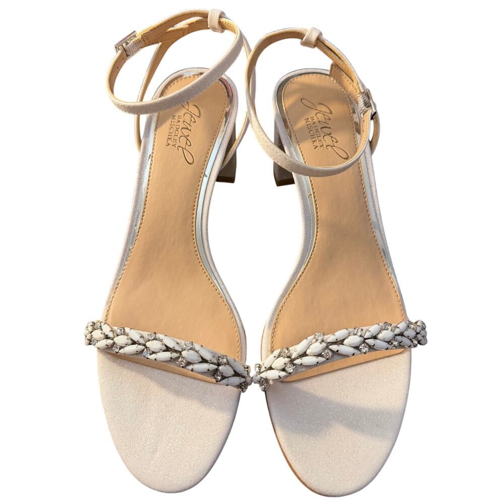 NEW Badgley Mischka Women's Jewel Dress/Party Shoe Color-White Glitter Size 7.5